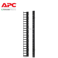 Gestionnaire de câbles vertical APC NetShelter AR7721 pour NetShelter SX 600 mm de large 42U Lot de 2 107 X 889 X 45 mm