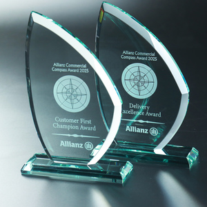 Trofeo in Vetro di Giada a Forma di Barca a Vela con Logo Inciso, Regalo di Benvenuto per Trofei, Medaglie e Targhe - Product Image 5