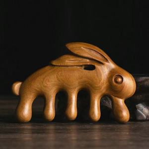 <span class=keywords><strong>2025</strong></span> nueva llegada lindo peine de masaje en forma de conejo de madera peine de masaje de cabeza de niños para uso diario en el hogar - Product Image 5