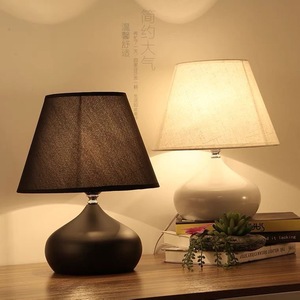 Lámpara de Escritorio Táctil de Estilo Nórdico Moderno, Cálida, Romántica y Sencilla para Estudio/Escritura/Sala de Estar, con Alimentación de Corriente Continua - Product Image 3