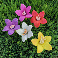 Bouquet de fleurs artificielles en feutre de laine fait main, multicolores, 23x12cm, style naturel, respectueux de l'environnement