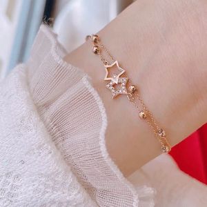 สร้อยข้อมือทองคำ 18K ประดับดาว ดีไซน์หรูหรา ประดับเพชรเม็ดเล็ก สองชั้น ยี่ห้อซินฟลาย ขายดี - Product Image 5