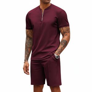 Logotipo personalizado de verano para hombre de entrenamiento de fútbol Jogger pantalones cortos conjunto para los hombres de 2 piezas traje de camiseta y pantalones cortos conjunto - Product Image 1