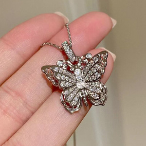 Collana con Ciondolo a Farfalla a Doppio Strato per Donne, Stile Delicato e Fatato, Catena a O, Gioielli alla Moda - Product Image 1