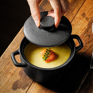 Mini casseroles en grès noir en <span class=keywords><strong>fonte</strong></span> pour ustensiles de cuisine Casserole ronde en céramique avec <span class=keywords><strong>couvercle</strong></span> - Product Image 6