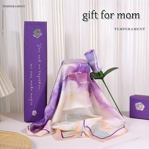 <span class=keywords><strong>Regalo</strong></span> per la <span class=keywords><strong>Festa</strong></span> <span class=keywords><strong>della</strong></span> <span class=keywords><strong>Mamma</strong></span>, Piccolo <span class=keywords><strong>Regalo</strong></span> Pratico per <span class=keywords><strong>Mamma</strong></span>, Sciarpa in Seta per Compleanno, Confezione <span class=keywords><strong>Regalo</strong></span> con Bouquet per Nonna, <span class=keywords><strong>Regalo</strong></span> per Anziani BXY - Product Image 4