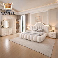 Ensemble de meubles de chambre à coucher pour villa moderne, lit capitonné sur mesure, armoire, coiffeuse et table de chevet pour maisons de luxe