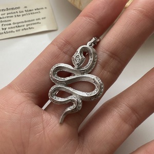 Pendentif Serpent Année du Serpent en Argent Pur S925 Brossé Style Vintage Italien, Bijou Rétro de Niche Française avec Placage Or - Product Image 2