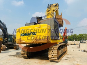 Excavatrice Komatsu PC800 d'occasion de bonne qualité, 80 tonnes, faible nombre d'heures, bien entretenue, avec moteur et pompe pour l'exploitation minière et les carrières géantes - Product Image 2