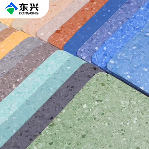 Rollo de Suelo Vinílico Homogéneo de PVC de 2.0mm de Alta Resistencia al Desgaste, Antideslizante Moderno para Hospitales, Escuelas y Centros Comerciales, con Diseño Gráfico - Product Image 1