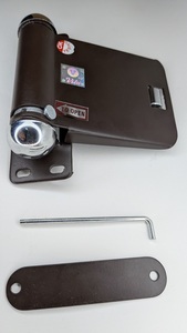 Ferme-porte automatique Hydro avec construction en aluminium MS et plastique PVC, finition noire en acier inoxydable, revêtement en poudre marron - Product Image 3