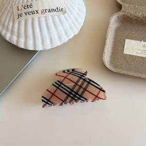 Pince à cheveux classique en plastique à motif écossais, pince requin à motif géométrique, accessoire capillaire pour femme pour usage quotidien - Product Image 3