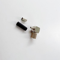 Connecteur coaxial RF à sertir mâle L9 à angle droit 1,6/5,6 pour câble 02YS(St)CY 0,45/2,0