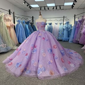 ชุดราตรีงาน Quinceanera รุ่น Dy6978 สีลาเวนเดอร์ ประดับดอกกุหลาบ 3 มิติ ทรงบอลกาวน์ สายรัดคอร์เซ็ท ผ้าทูลล์วิบวับ กระโปรงบานเต็มตัว ประดับด้วยลายปักหลากสี ยี่ห้อ Jancember - Product Image 6