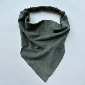 Nouvel Arrivage Bandanas triangulaires en suè<span class=keywords><strong>de</strong></span>, style hiver, élastiques, pour le yoga, foulards <span class=keywords><strong>de</strong></span> tête et accessoires capillaires avec grip intégré - Product Image 3