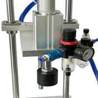 Machine de capsulage pneumatique ergonomique à commande au pied, pression 0,4-0,6 MPa, idéale pour le scellage des produits chimiques quotidiens et des sauces.