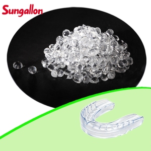 Granulés souples transparents recyclables en <span class=keywords><strong>TPE</strong></span> TPR pour le moulage par injection, protège-dents de sport - Product Image 1