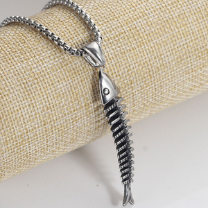 Collar de acero inoxidable con esqueleto de espina de pescado, colgante del zodiaco animal de 50MM para hombres y mujeres, joyería de moda - Product Image 2