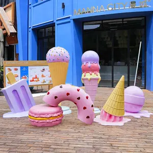 Accesorios de decoración de boda personalizados de fábrica escultura de pastel de helado Candyland donut de fibra de vidrio gigante