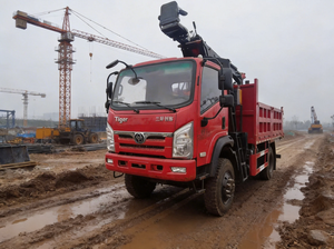 Camión Porta Madera de Uso Pesado |   Grúa Hidráulica de 10 Metros con Pinza |   Motor Yuchai 6x4 para Tala y Transporte de Madera - Product Image 2