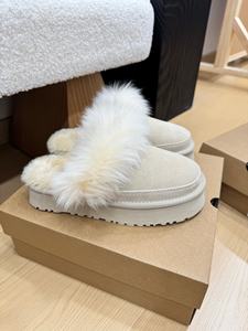 Bottes de neige pour femmes personnalisées Uggs avec semelles épaisses, offrant un effet chaud adapté à un usage intérieur et extérieur. - Product Image 4