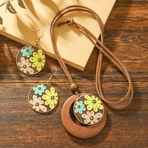 Conjunto de Joyería Bohemia, Collar y Aretes de Resina Floral, Accesorio de Moda para Mujer para Fiestas - Product Image 1