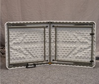 Table pliante moderne pour l'extérieur, table de réunion, table de restauration, table de banquet, table de pique-nique, table rectangulaire pliable en plastique blanche