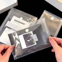 Enveloppe en plastique PP transparente avec impression UV personnalisée, pochette transparente réutilisable, emballage cadeau, enveloppe à rabat avec fermeture à bouton