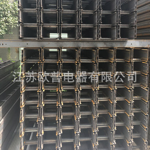 Canaux de câblage en alliage d'aluminium 300x100mm solides pour la pose de câbles - Product Image 3