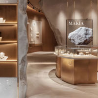 Vitrine élégante en bois pour bijouterie avec panneaux de verre transparents