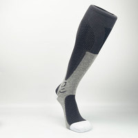 Chaussettes de compression sportives grises personnalisées pour hommes et femmes, confortables, respirantes, compression graduée, athlétiques, OEM