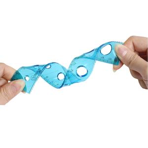 <span class=keywords><strong>Regla</strong></span> suave para estudiantes <span class=keywords><strong>de</strong></span> venta completa <span class=keywords><strong>de</strong></span> fábrica, <span class=keywords><strong>regla</strong></span> plegable <span class=keywords><strong>de</strong></span> 15 <span class=keywords><strong>20</strong></span> <span class=keywords><strong>cm</strong></span>, <span class=keywords><strong>regla</strong></span> hueca geométrica multifuncional adecuada para estudiantes <span class=keywords><strong>de</strong></span> escuela - Product Image 6