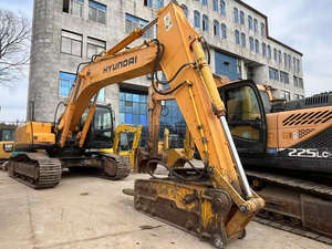 Excavadora sobre orugas Hyundai 305LC-7 de segunda mano usada de Corea del Sur Máquina en espléndidas condiciones de trabajo a la venta - Product Image 6