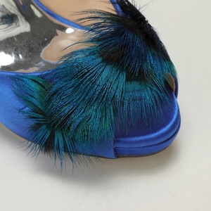 Splendidi <span class=keywords><strong>Tacchi</strong></span> a Spillo con Plateau in Raso Blu Reale e <span class=keywords><strong>Piume</strong></span> di Pavone, Scarpe da Sera Retrò di Lusso Stile Regina - Product Image 5