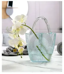 Großhandel individuell gestaltete einfache tragbare Glas-Handtasche Vase Blume durchsichtige Zylinderglasvase Geldbörse Vase zur Dekoration