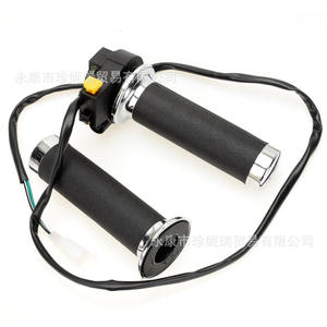 Manillar de Aceleración para Motocicleta Zhenrui con Interruptor de Encendido para Scooter de 49cc 60cc 80cc, Empuñadura de Goma Lado Derecho, Botón de Arranque - Product Image 1