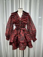 Vente en gros d'usine, robe de soirée mini à manches longues, col en V, taille empire, imprimé léopard, volants bouffants, style socialite, hiver 2026 pour femmes