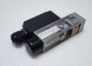 Interrupteur pneumatique 0820250 8D, 0,2-12 bars, montage à bride pour air et hydraulique - Product Image 4
