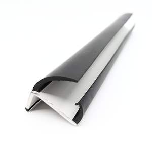 Conception personnalisée Rampe <span class=keywords><strong>de</strong></span> <span class=keywords><strong>seuil</strong></span> <span class=keywords><strong>de</strong></span> <span class=keywords><strong>porte</strong></span> <span class=keywords><strong>de</strong></span> garage/conteneur Bande d'étanchéité inférieure en <span class=keywords><strong>PVC</strong></span> - Product Image 3