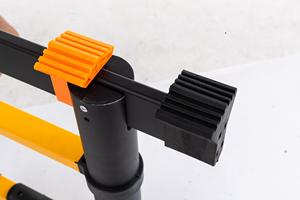 Échelle <span class=keywords><strong>télescopique</strong></span> en aluminium au design moderne personnalisé, 330 lb, échelle combinée pliable, noire, pour utilisation en appartement - Product Image 2