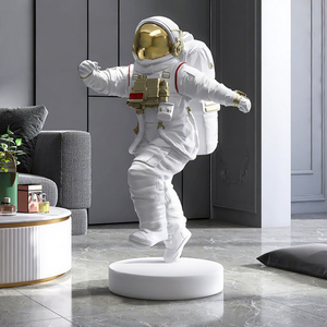 Statua in Resina di Astronauta Nordico da 100cm, Grande Pezzo Decorativo da Pavimento, Figura Spaziale per Divano e Mobile TV, Decorazione per Ufficio e Reception - Product Image 4