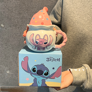 Tasses en céramique mignonnes de dessin animé <span class=keywords><strong>Disney</strong></span> <span class=keywords><strong>Stitch</strong></span> avec poignée et couvercle, <span class=keywords><strong>tasse</strong></span> à café et à lait pour le bureau et la maison, cadeau et vente en gros - Product Image 2