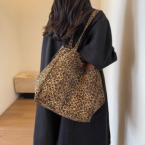 Bolso Tote de Lona con Estampado de Leopardo Retro Europeo Americano para Mujer, Nuevo, Gran Capacidad, Casual, Combinable con Todo, Poliéster Tanjing - Product Image 2