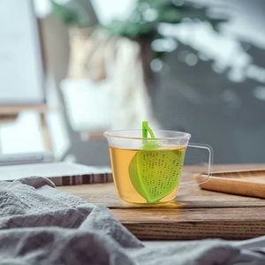 Les filtres à thé en silicone sont pratiques et pratiques pour une utilisation dans les tasses thermos, les théières et les tasses comme infuseurs à thé. - Product Image 6
