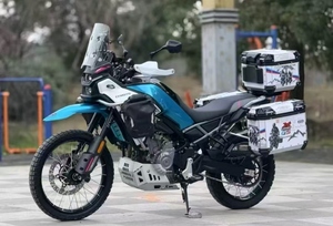 450MT 449,5 cm³ Nominalement 450 cm³ Refroidi par air 270. Moto d'aventure à deux cylindres parallèles, 6 vitesses, embrayage à glissière, 450MT 450MT 450MT - Product Image 4