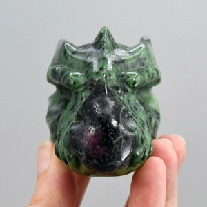 Crânes de cristal sculptés à la main en zoïsite rubis naturel, ornements de tête de dragon, pierres précieuses de guérison Reiki, décoration en gros - Product Image 1