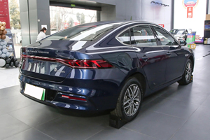 Oferta Limitada: BYD Qin Plus DM-i Honor 2025 Híbrido Enchufable de Cuatro Puertas y Cinco Asientos, Motor de 185 km/h, Autonomía de 55 km, Precio Bajo - Product Image 6