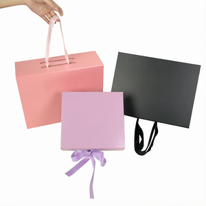 Caixa de Embalagem Magnética Dobrável Ecológica, Caixas de Papel Rígido para Chocolate com Relevo e Revestimento UV, Design Personalizado em Materiais Reciclados - Product Image 4