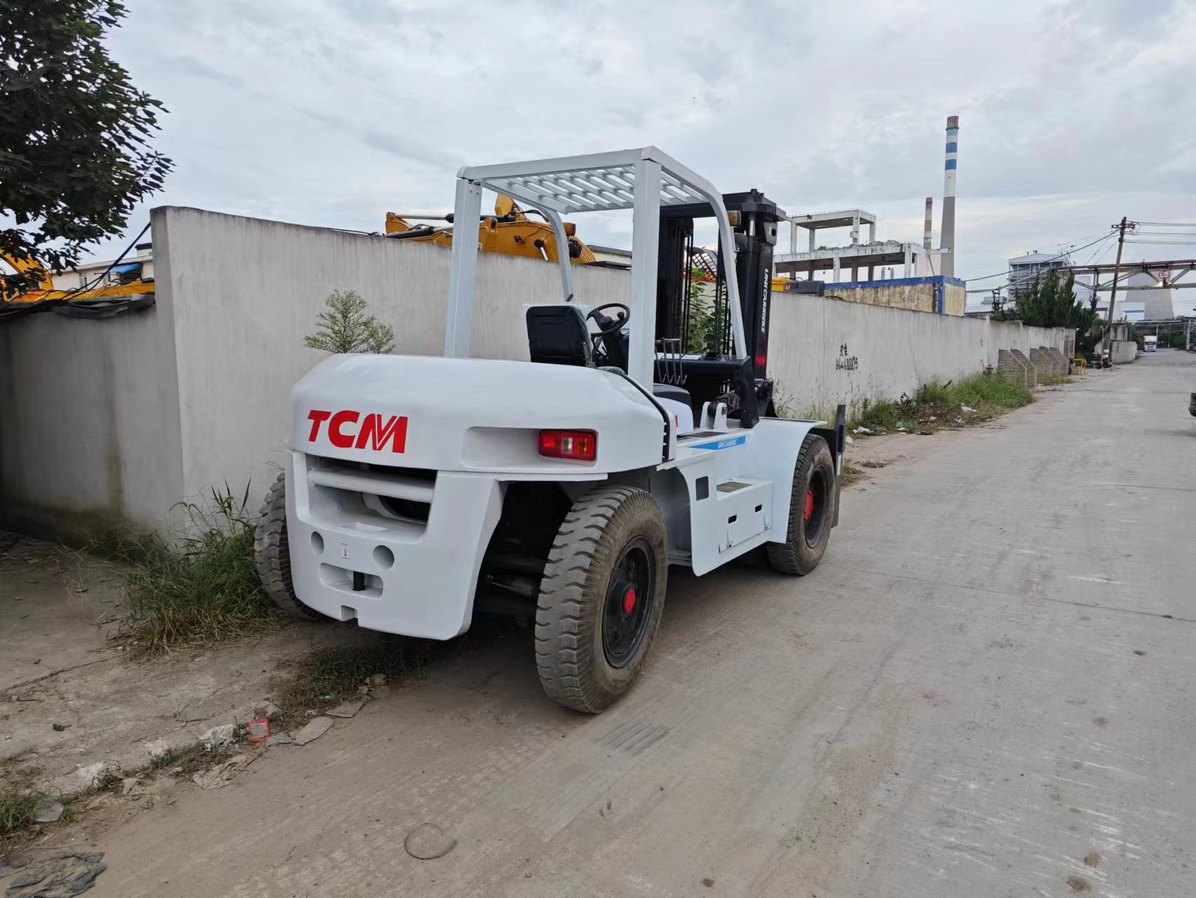 TCM FD100Z8 - 10ton Material Handing Forklift with Free Shipping