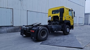 Tracteur à essieu simple HOWO 4x2 6 roues diesel de marque chinoise de premier plan, en excellent état de marche, prix compétitif - Product Image 3